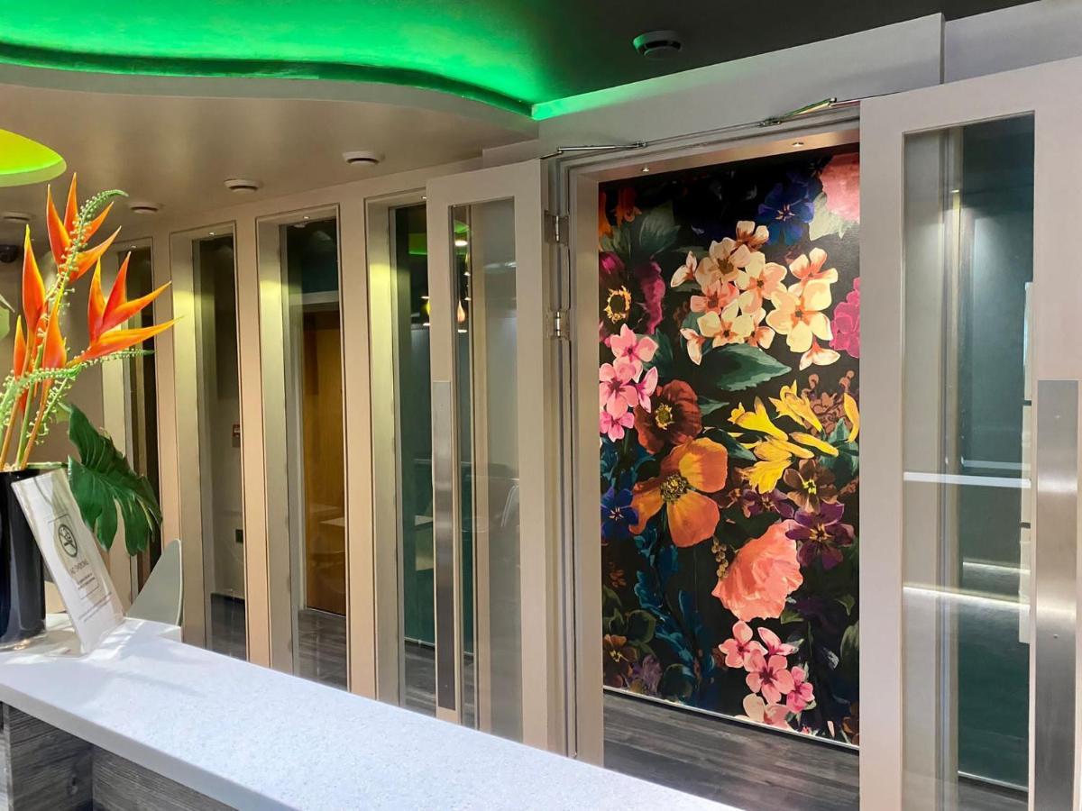 London Court Hotel Екстер'єр фото