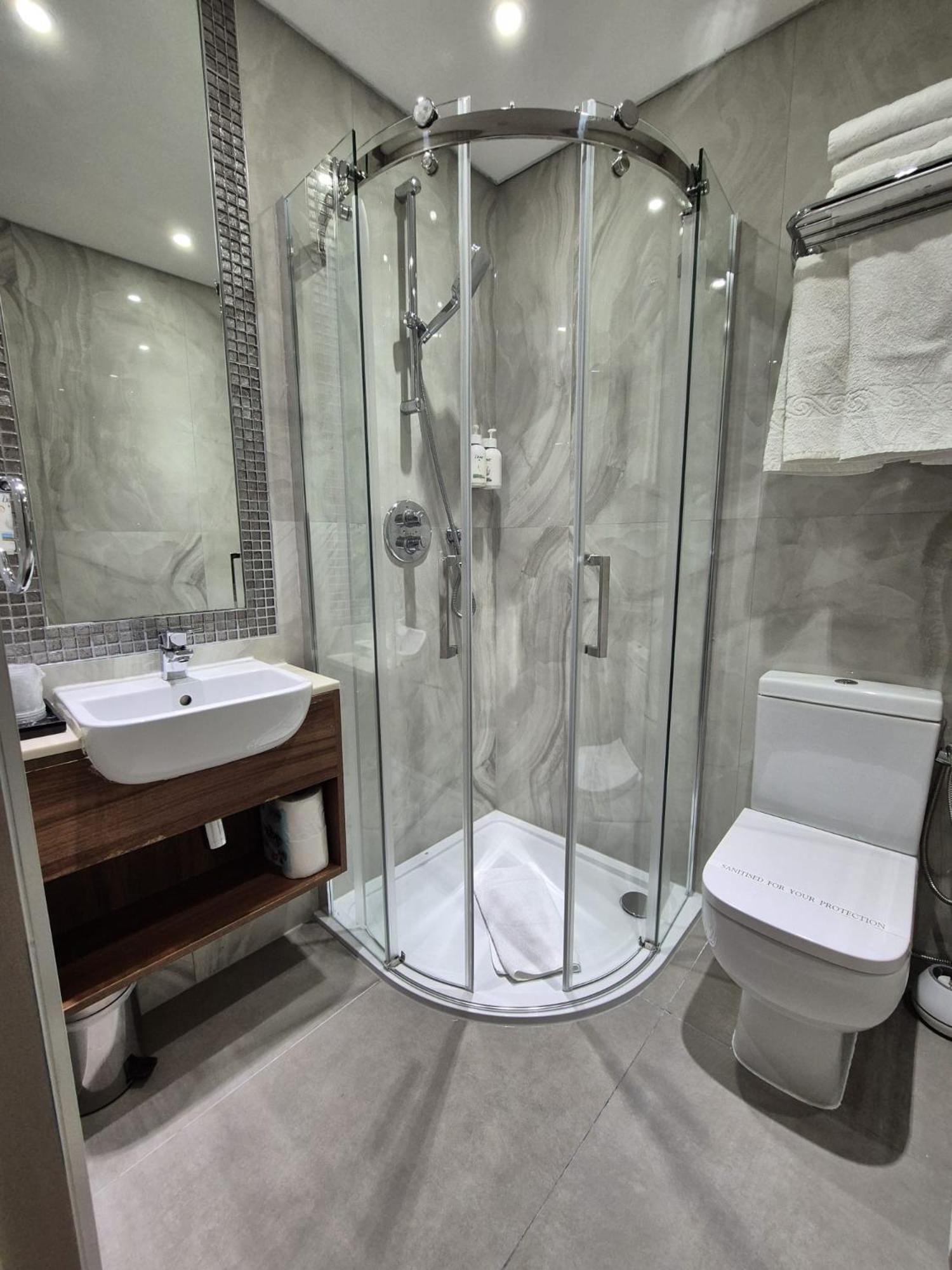 London Court Hotel Екстер'єр фото