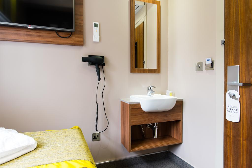 London Court Hotel Екстер'єр фото