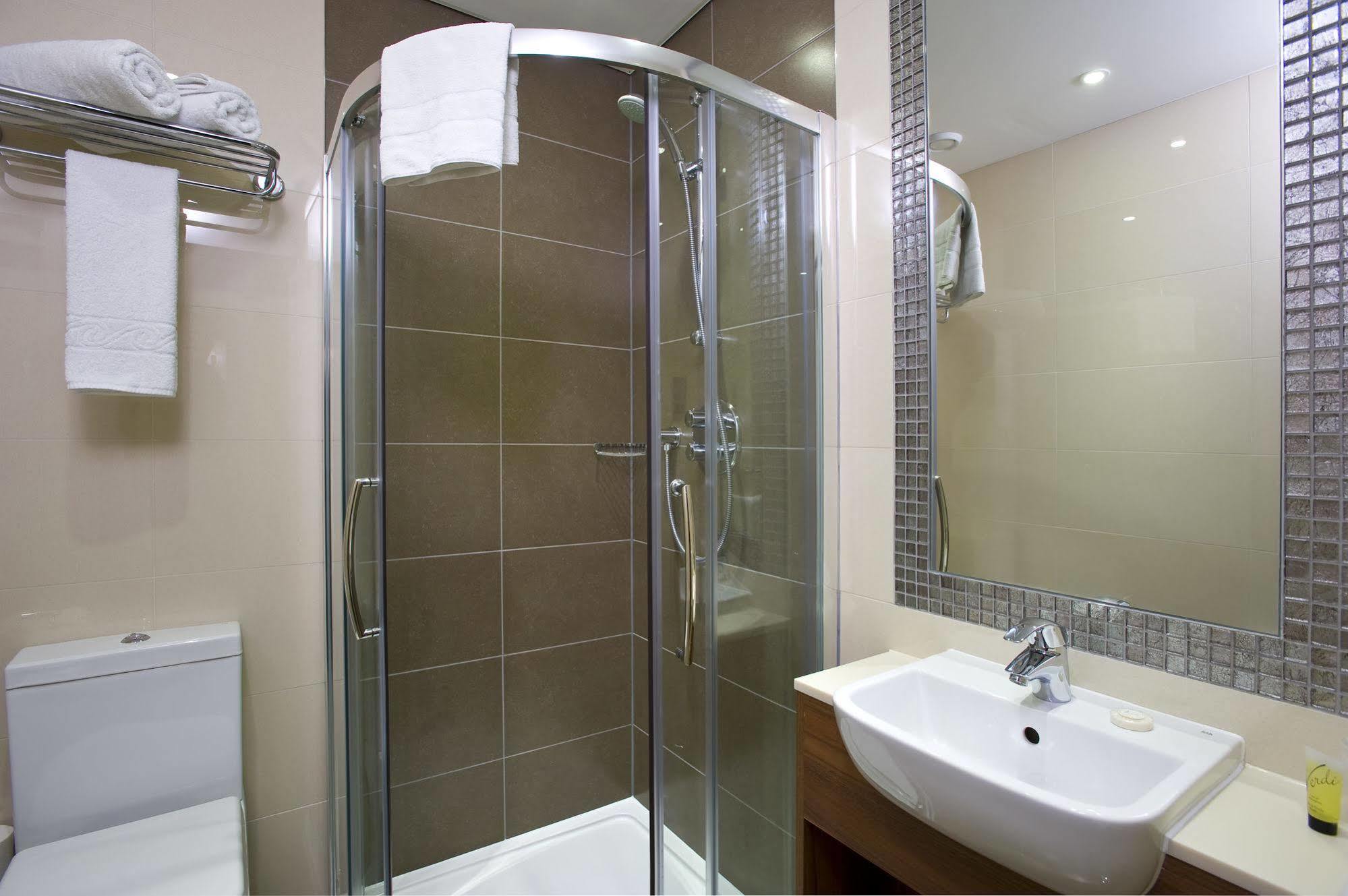 London Court Hotel Екстер'єр фото