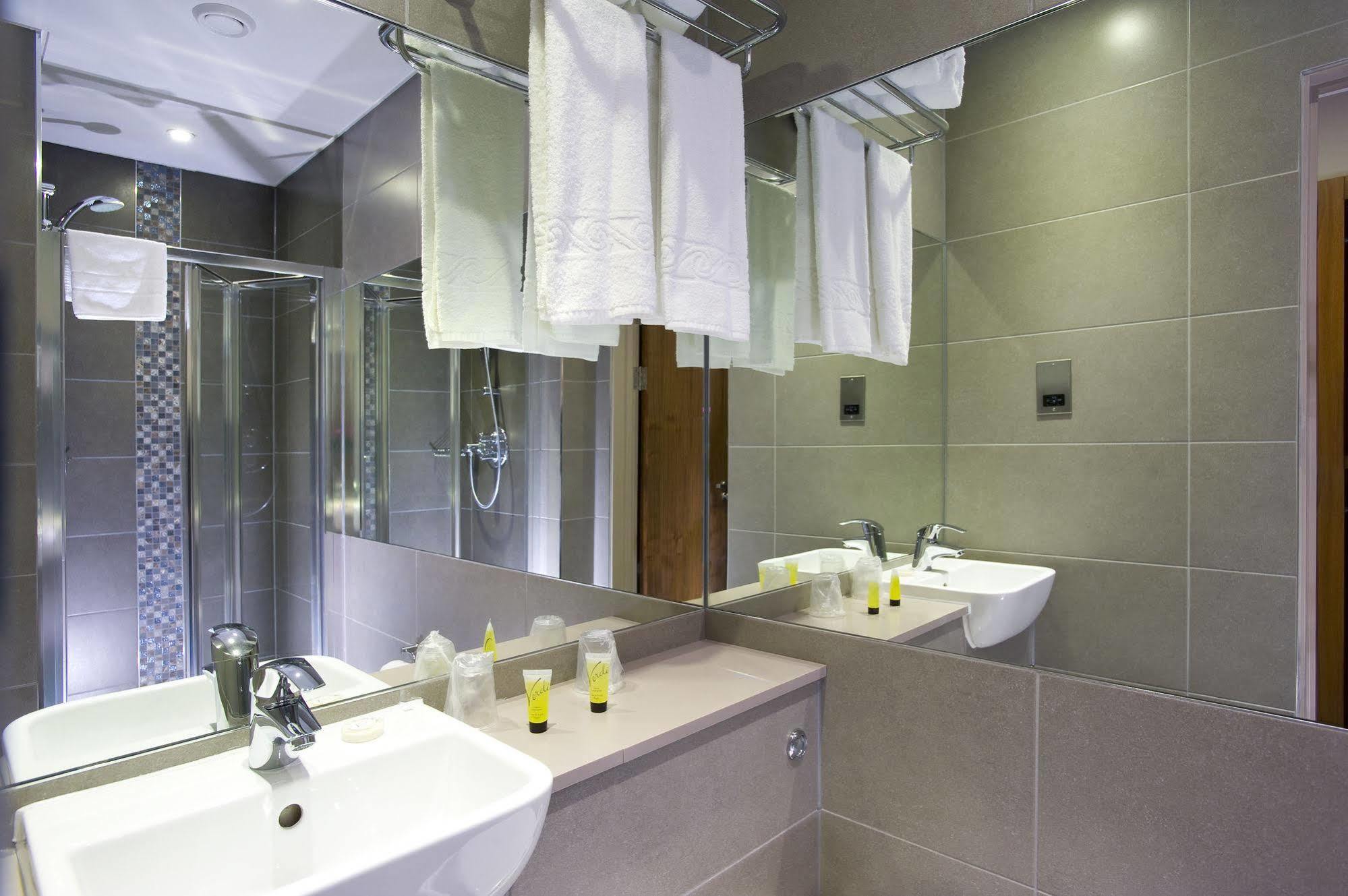 London Court Hotel Екстер'єр фото
