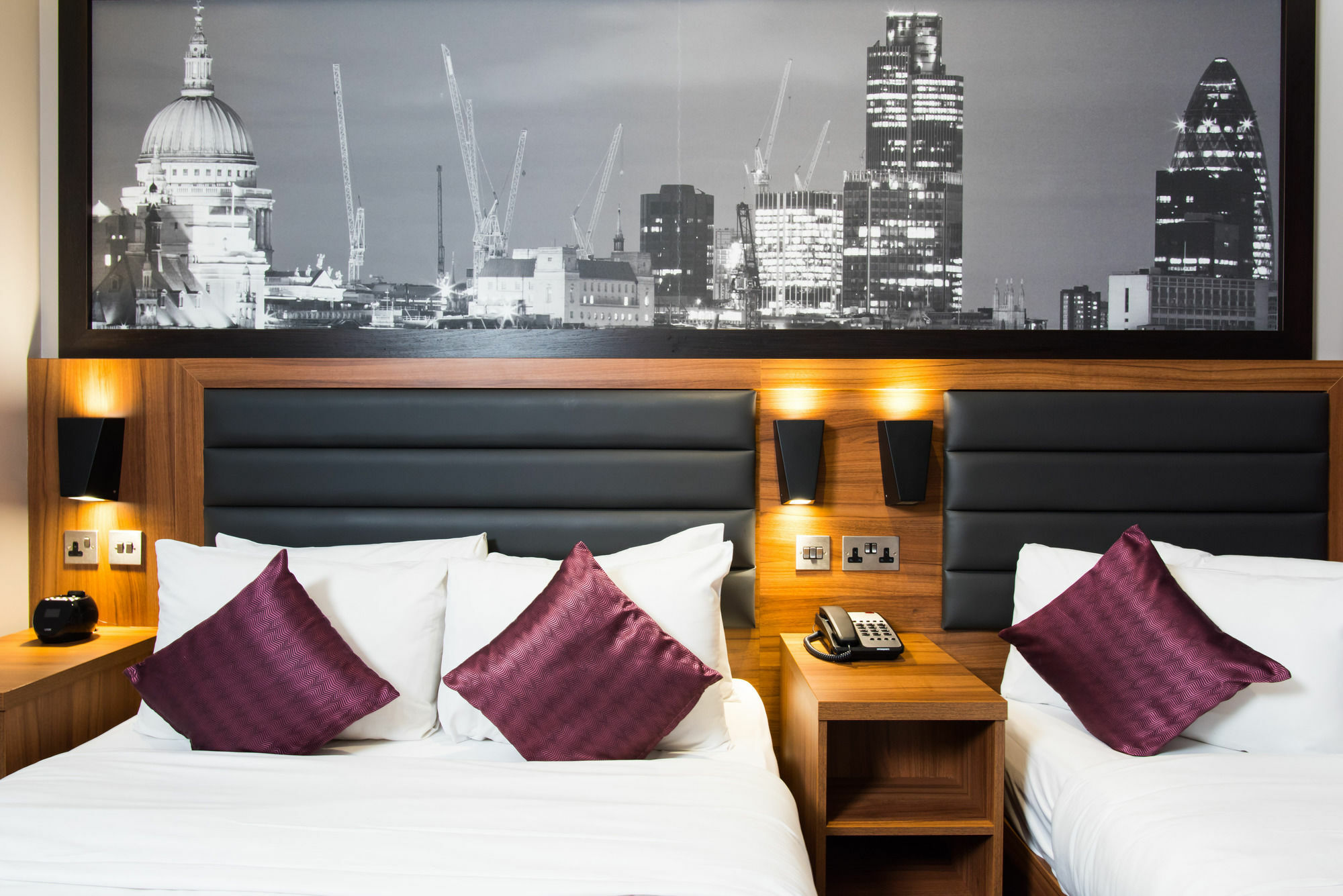 London Court Hotel Екстер'єр фото